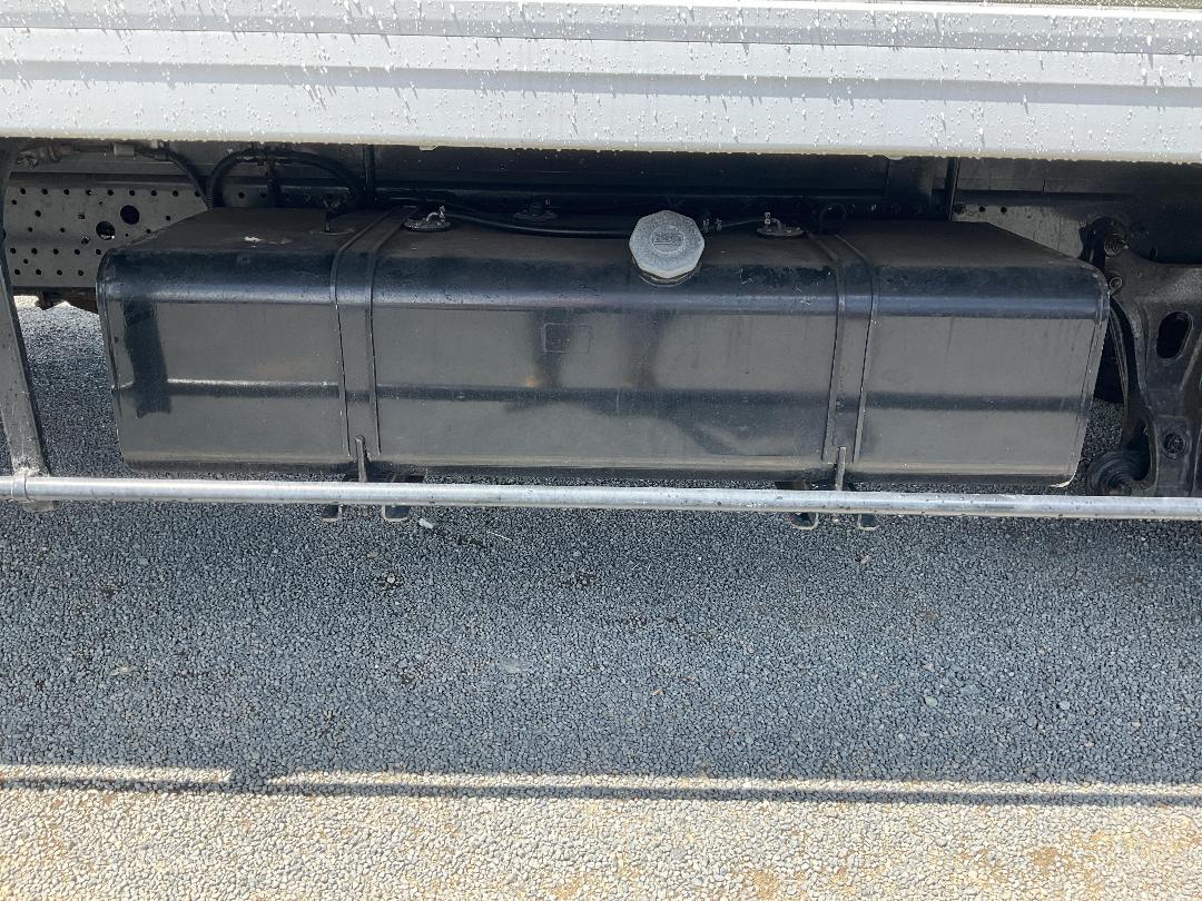 Photo '26' of Isuzu Forward BOX BODY Chiller