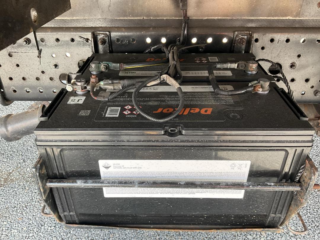 Photo '27' of Isuzu Forward BOX BODY Chiller