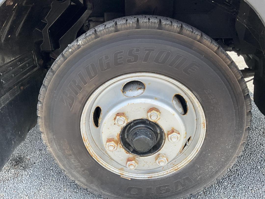 Photo '34' of Isuzu Forward BOX BODY Chiller