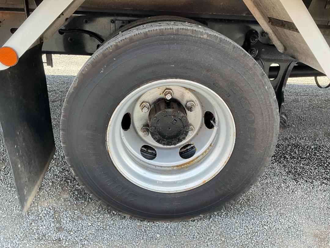 Photo '36' of Isuzu Forward BOX BODY Chiller