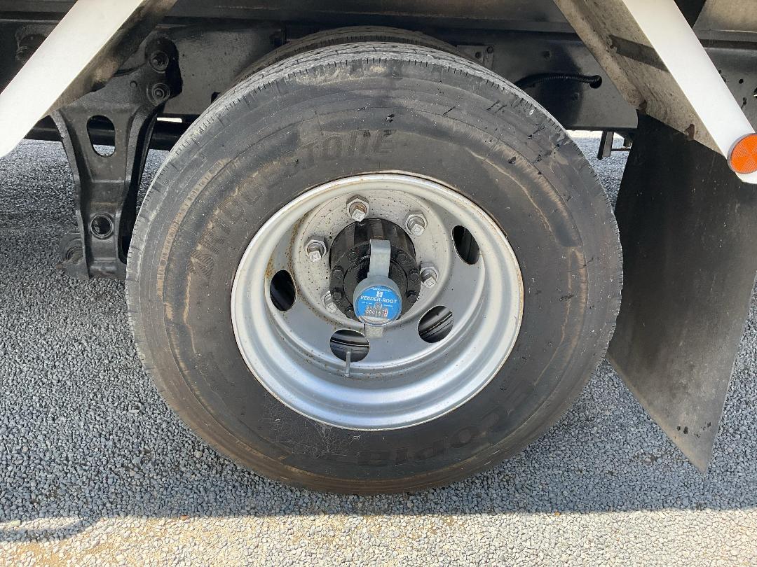 Photo '38' of Isuzu Forward BOX BODY Chiller