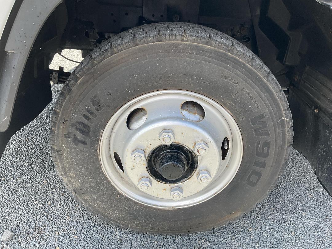 Photo '40' of Isuzu Forward BOX BODY Chiller