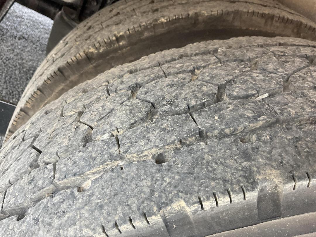 Photo '39' of Isuzu Forward BOX BODY Chiller