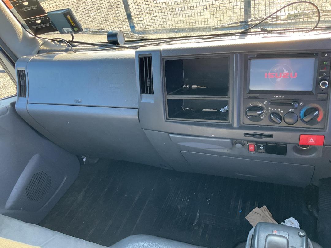 Photo '13' of Isuzu N Series NPR325M AMT Curtainsider Photo '13' of Isuzu N Series NPR325M AMT Curtainsider