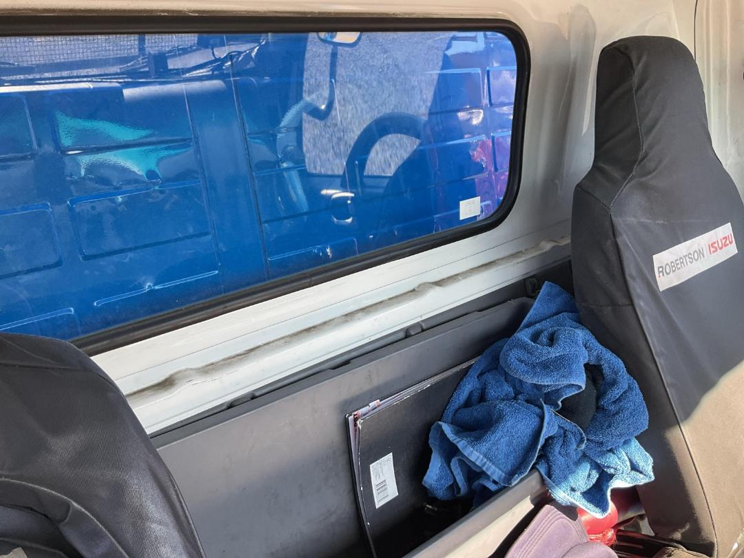 Photo '15' of Isuzu N Series NPR325M AMT Curtainsider Photo '15' of Isuzu N Series NPR325M AMT Curtainsider