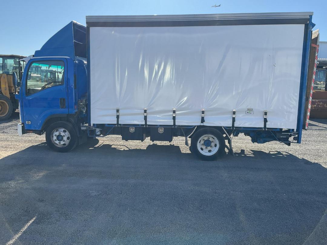 Photo '7' of Isuzu N Series NPR325M AMT Curtainsider Photo '7' of Isuzu N Series NPR325M AMT Curtainsider
