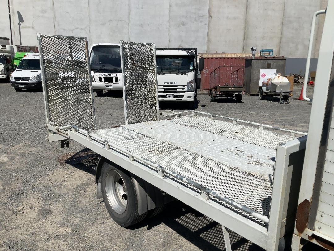 Photo '11' of Isuzu N Series NPR325M AMT Transporter Photo '11' of Isuzu N Series NPR325M AMT Transporter