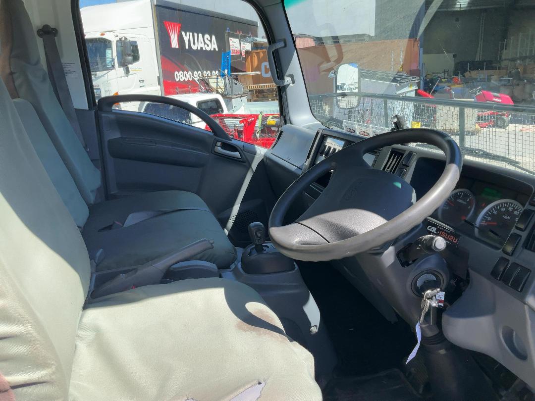 Photo '13' of Isuzu N Series NPR325M AMT Transporter Photo '13' of Isuzu N Series NPR325M AMT Transporter