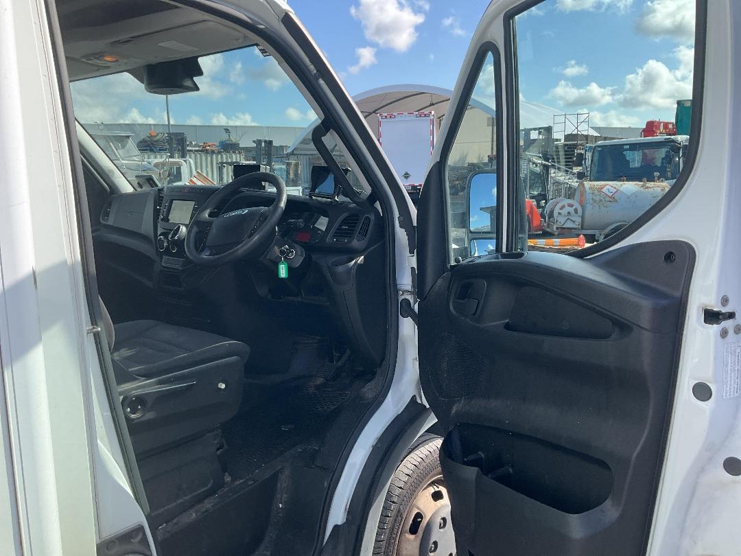 Photo '11' of Iveco Daily 50 C17 Box Body