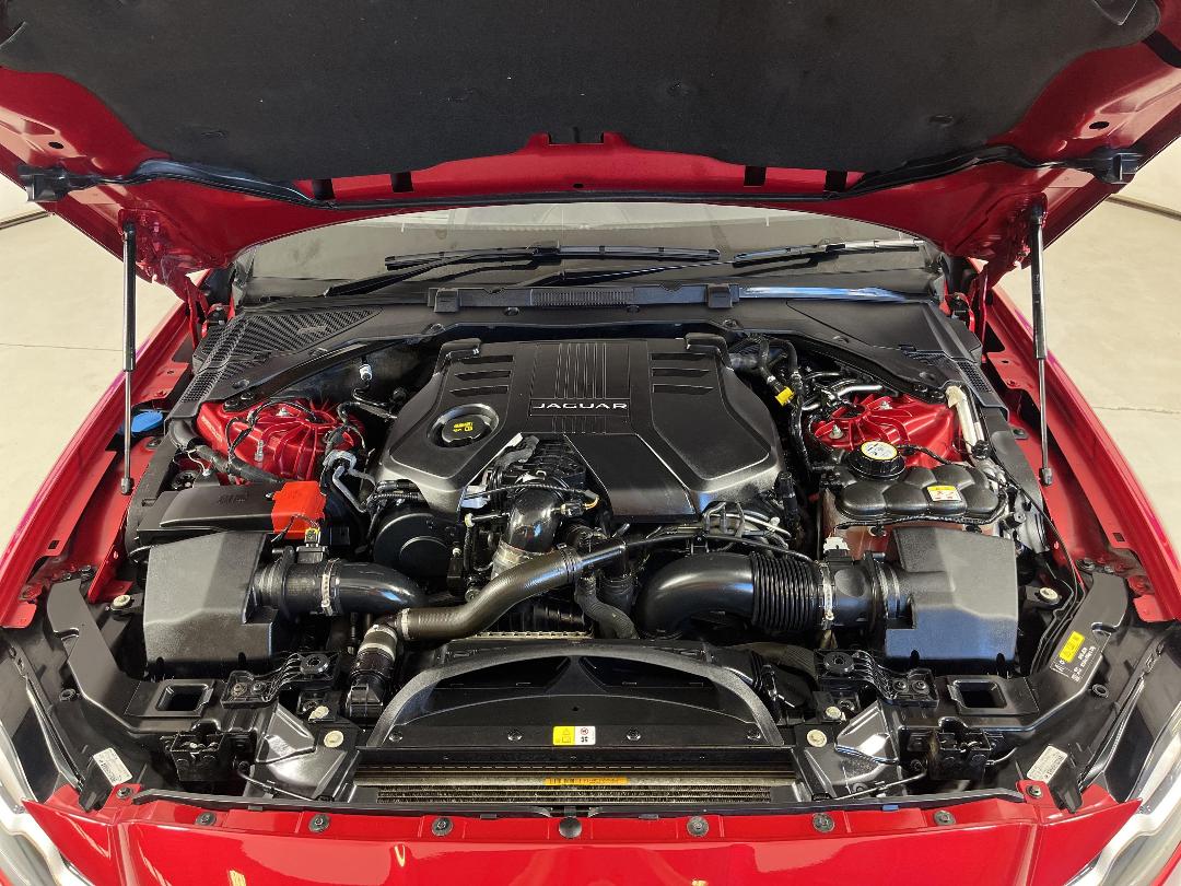 Photo '13' of Jaguar XF