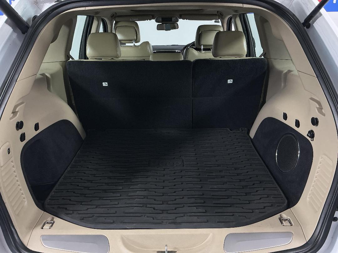 Photo '14' of Jeep Grand Cherokee