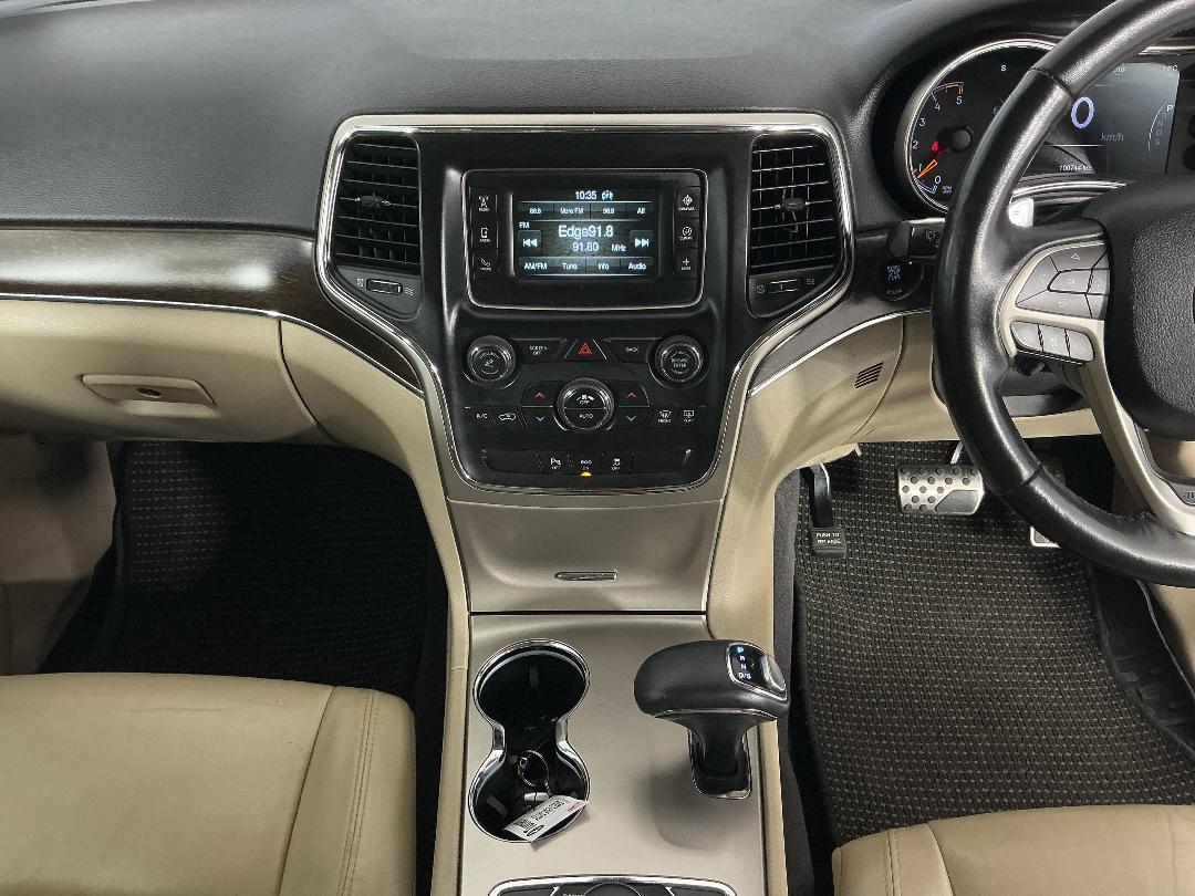 Photo '18' of Jeep Grand Cherokee