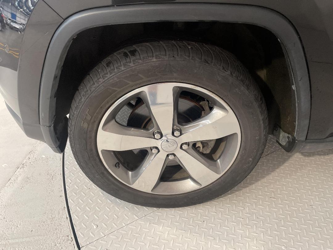 Photo '10' of Jeep Grand Cherokee