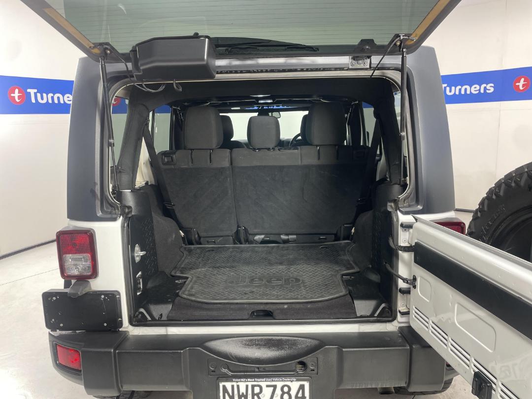 Photo '14' of Jeep Wrangler