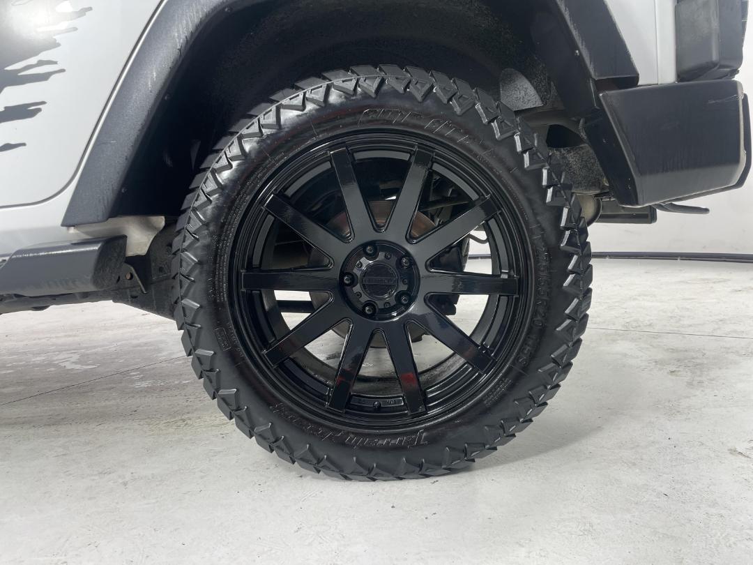 Photo '11' of Jeep Wrangler