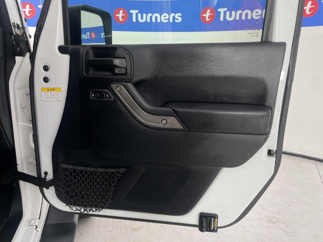 Photo '15' of Jeep Wrangler