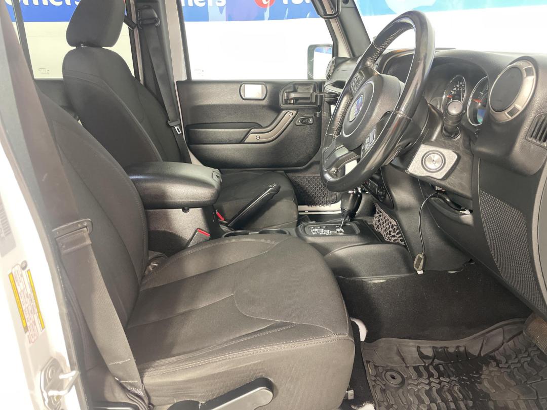 Photo '16' of Jeep Wrangler