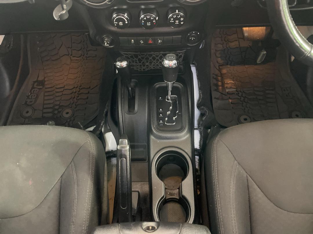 Photo '18' of Jeep Wrangler