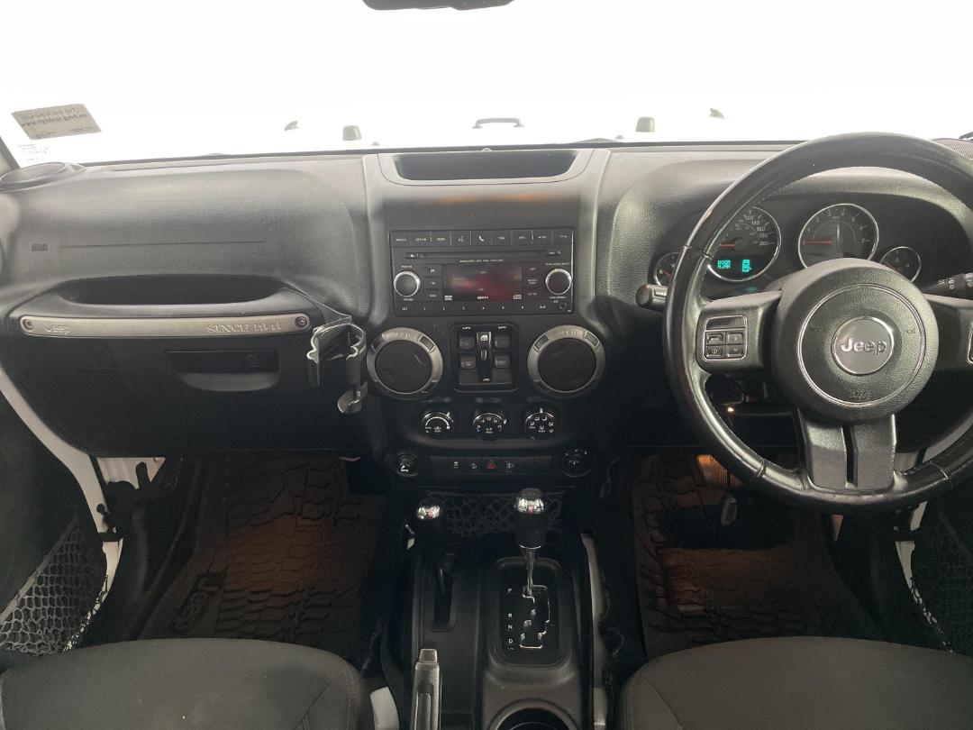 Photo '17' of Jeep Wrangler