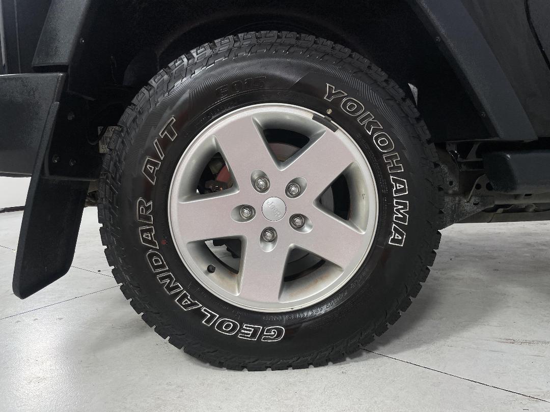 Photo '12' of Jeep Wrangler