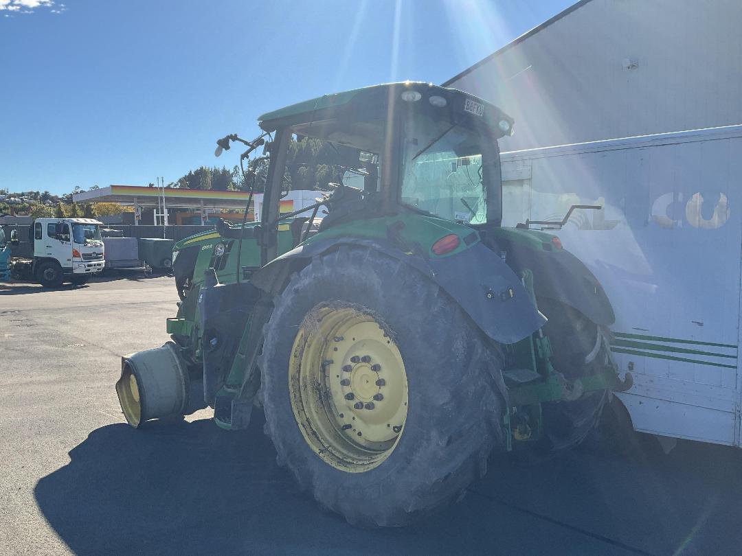 Photo '4' of JOHN DEERE 6195R Tractor