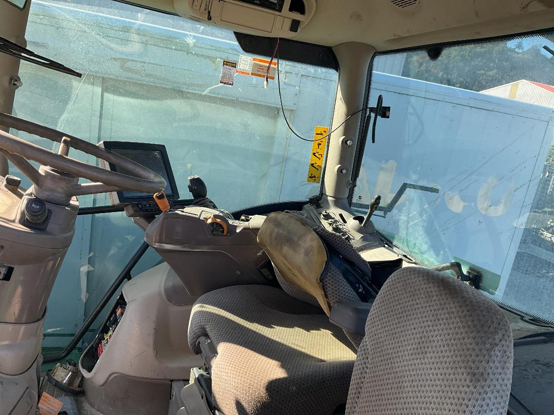 Photo '12' of JOHN DEERE 6195R Tractor