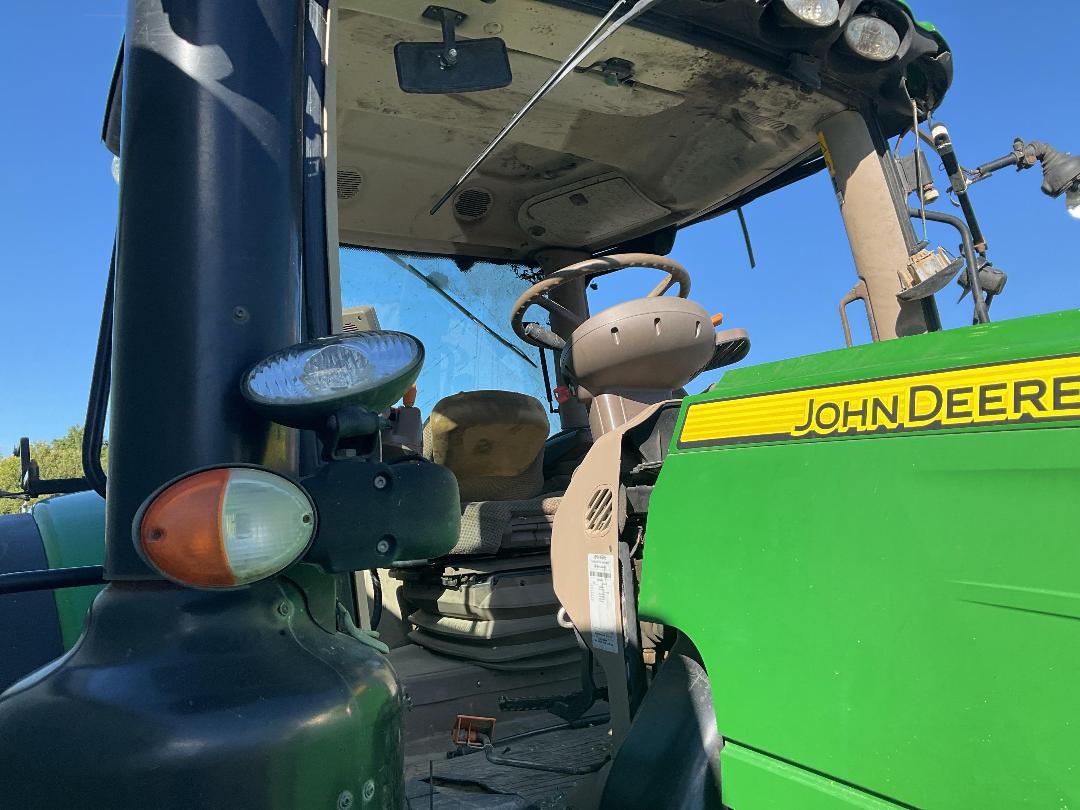 Photo '23' of JOHN DEERE 6195R Tractor