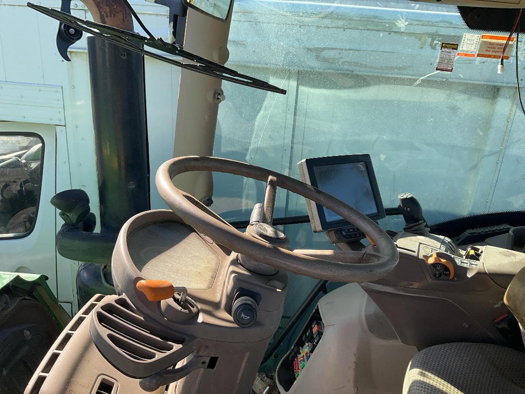 Photo '21' of JOHN DEERE 6195R Tractor