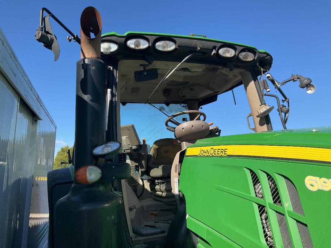 Photo '24' of JOHN DEERE 6195R Tractor