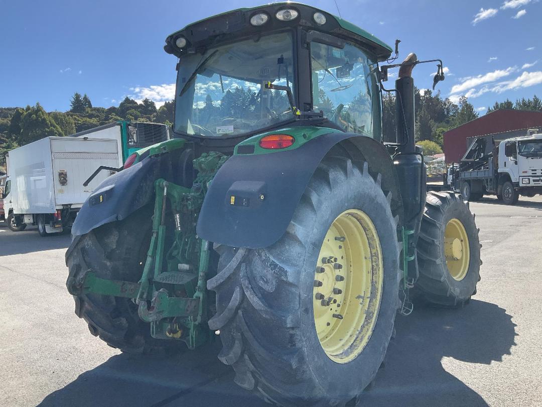 Photo '7' of JOHN DEERE 6195R Tractor