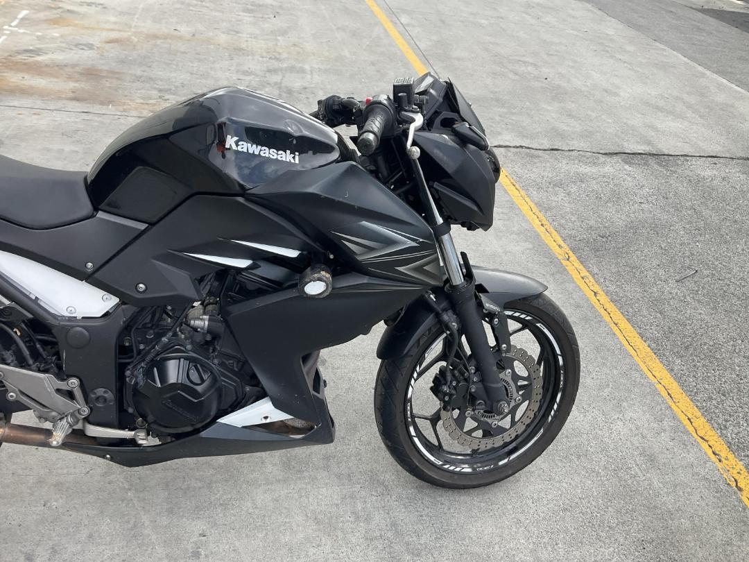 Photo '10' of Kawasaki ER 300B