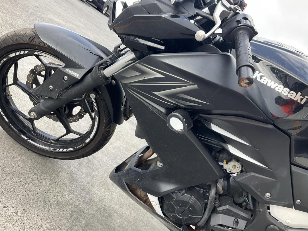 Photo '18' of Kawasaki ER 300B