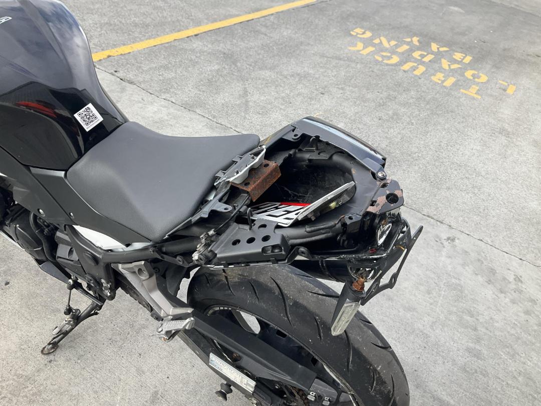 Photo '24' of Kawasaki ER 300B