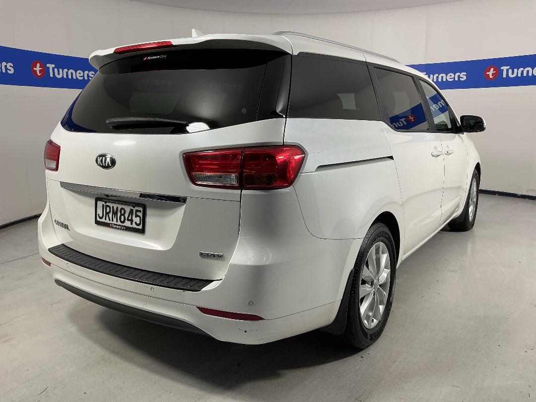 Photo '7' of KIA Carnival Photo '7' of KIA Carnival
