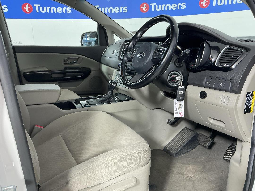 Photo '16' of KIA Carnival Photo '16' of KIA Carnival