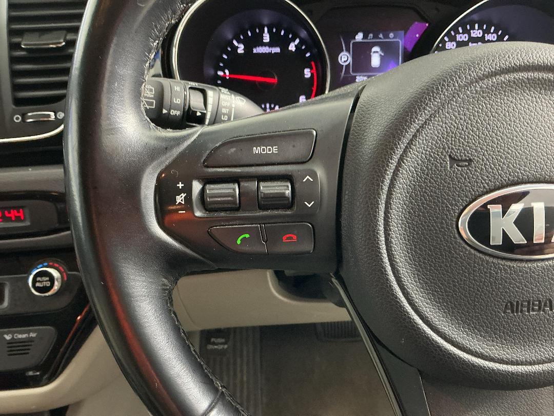 Photo '22' of KIA Carnival Photo '22' of KIA Carnival