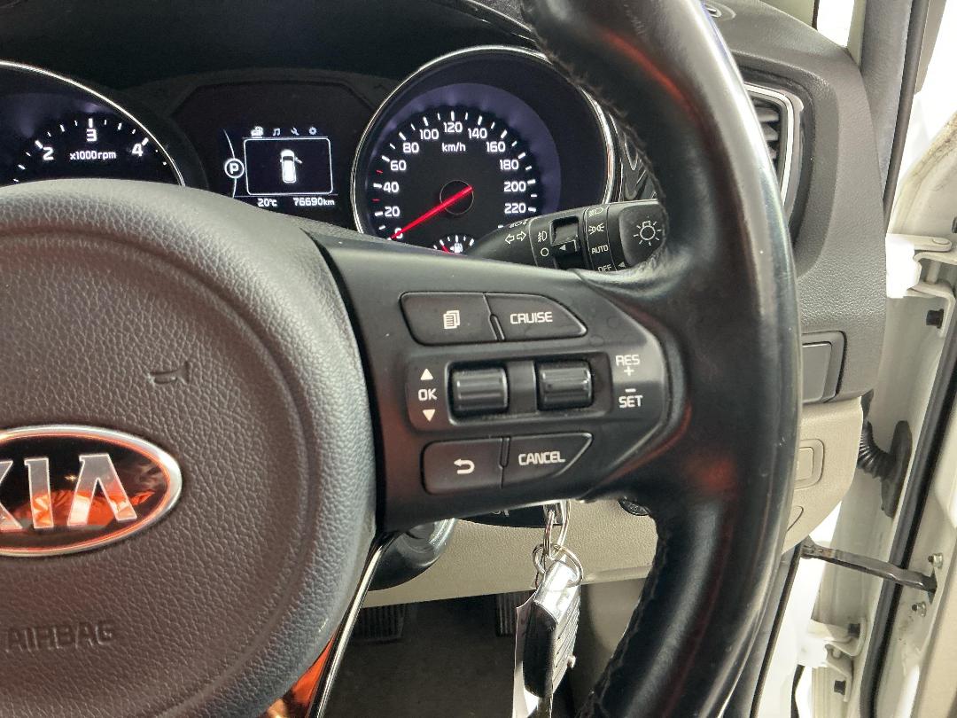 Photo '23' of KIA Carnival Photo '23' of KIA Carnival