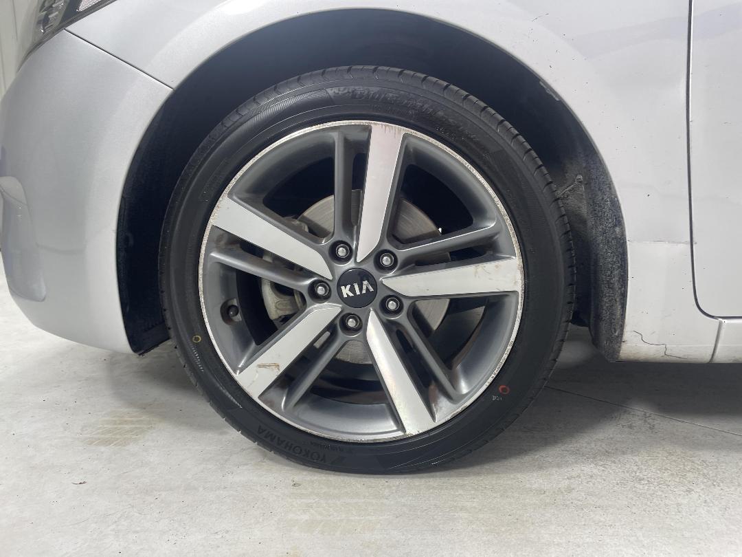 Photo '10' of KIA Cerato