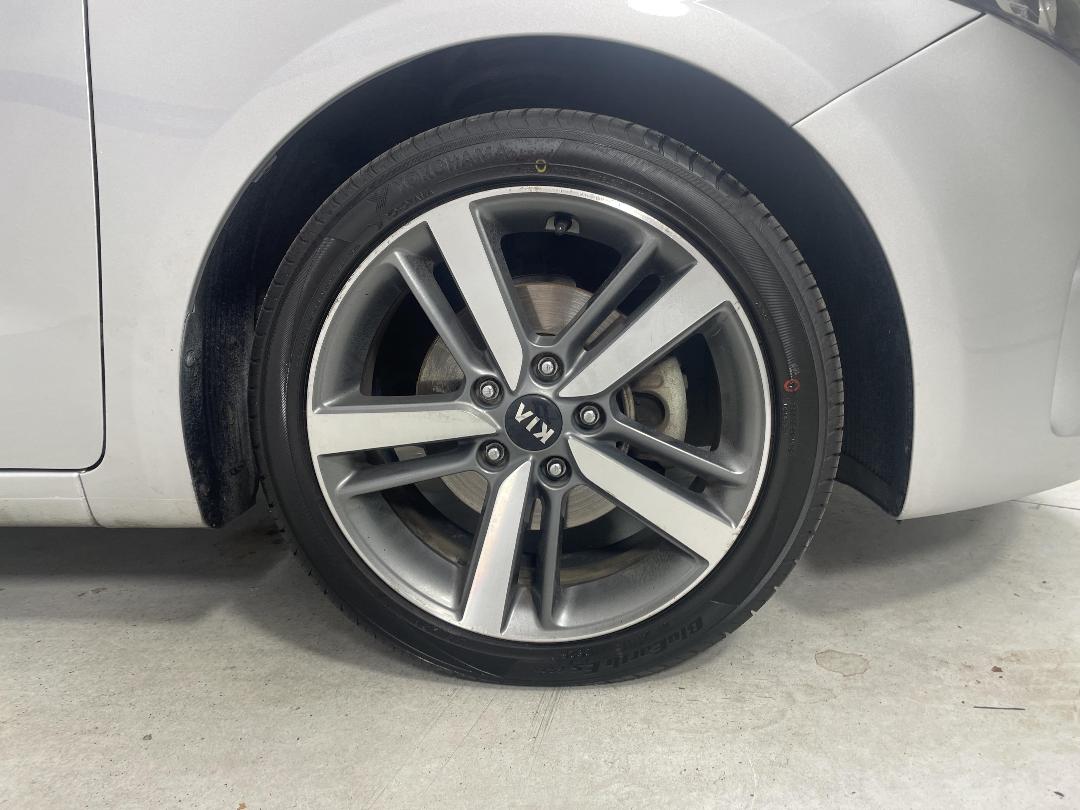 Photo '9' of KIA Cerato