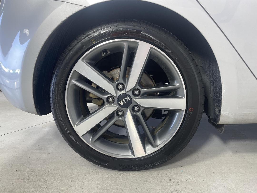 Photo '12' of KIA Cerato