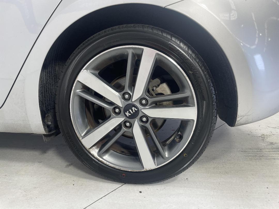 Photo '11' of KIA Cerato