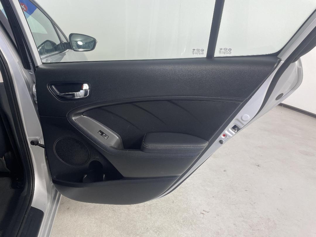 Photo '19' of KIA Cerato