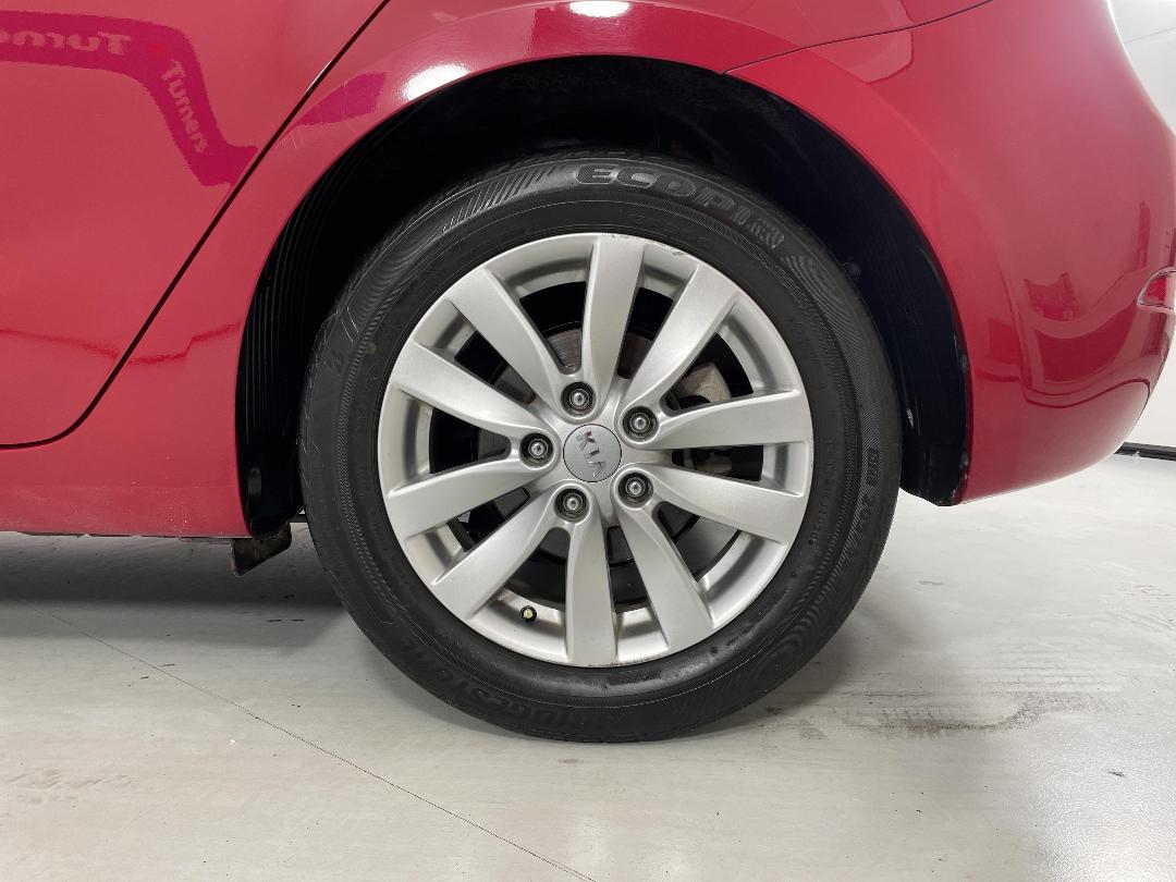 Photo '11' of KIA Cerato