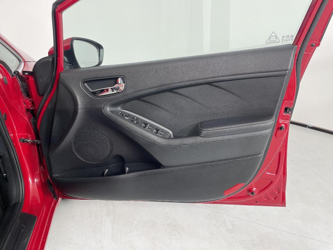 Photo '15' of KIA Cerato