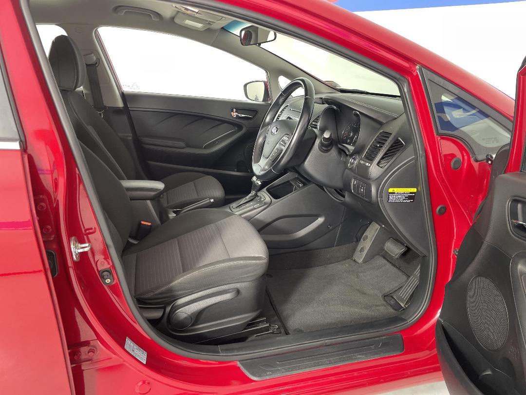 Photo '16' of KIA Cerato