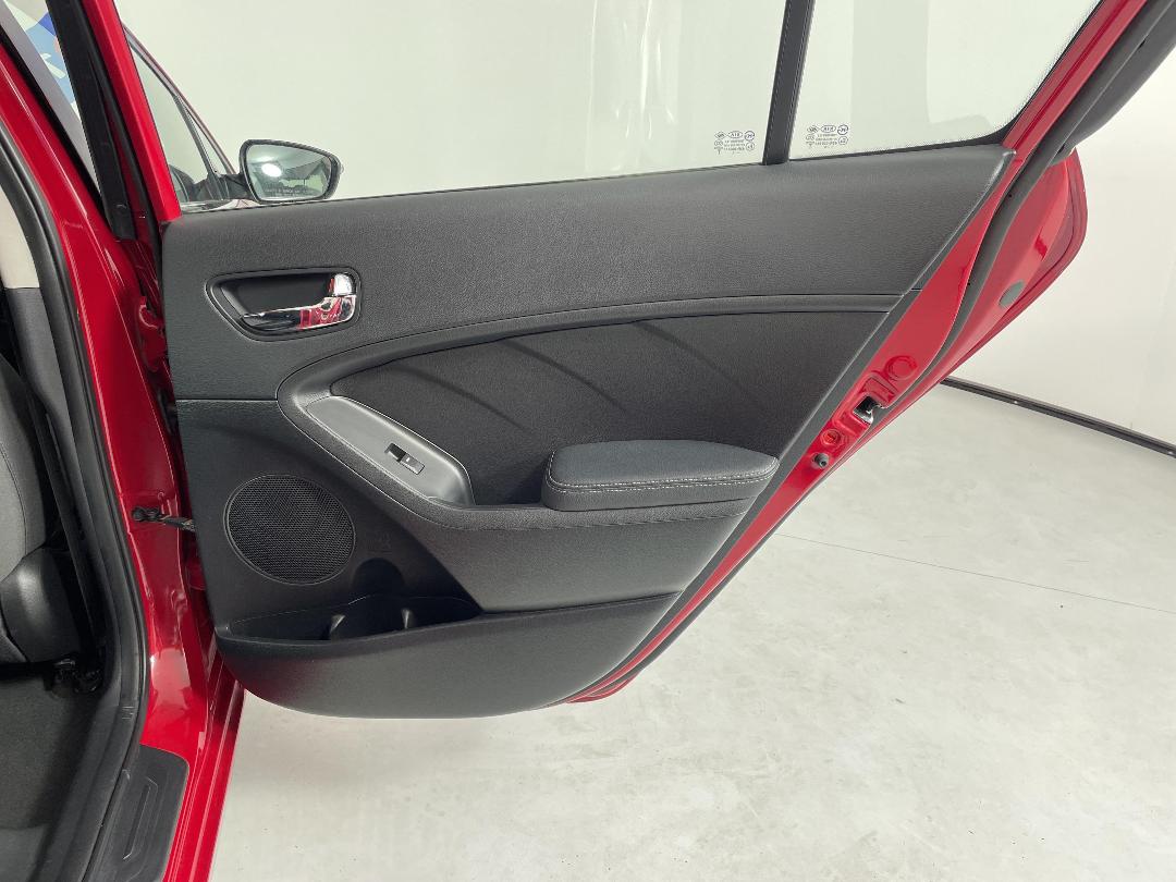 Photo '19' of KIA Cerato