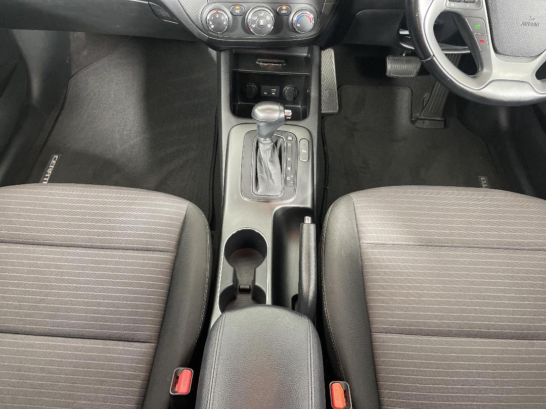 Photo '18' of KIA Cerato