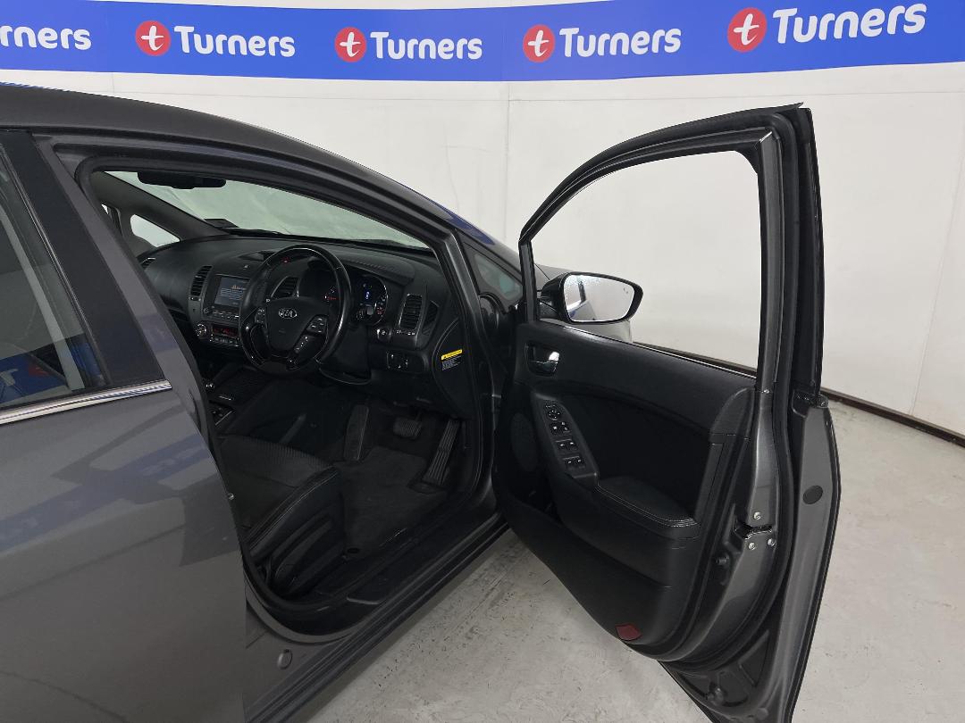 Photo '15' of KIA Cerato