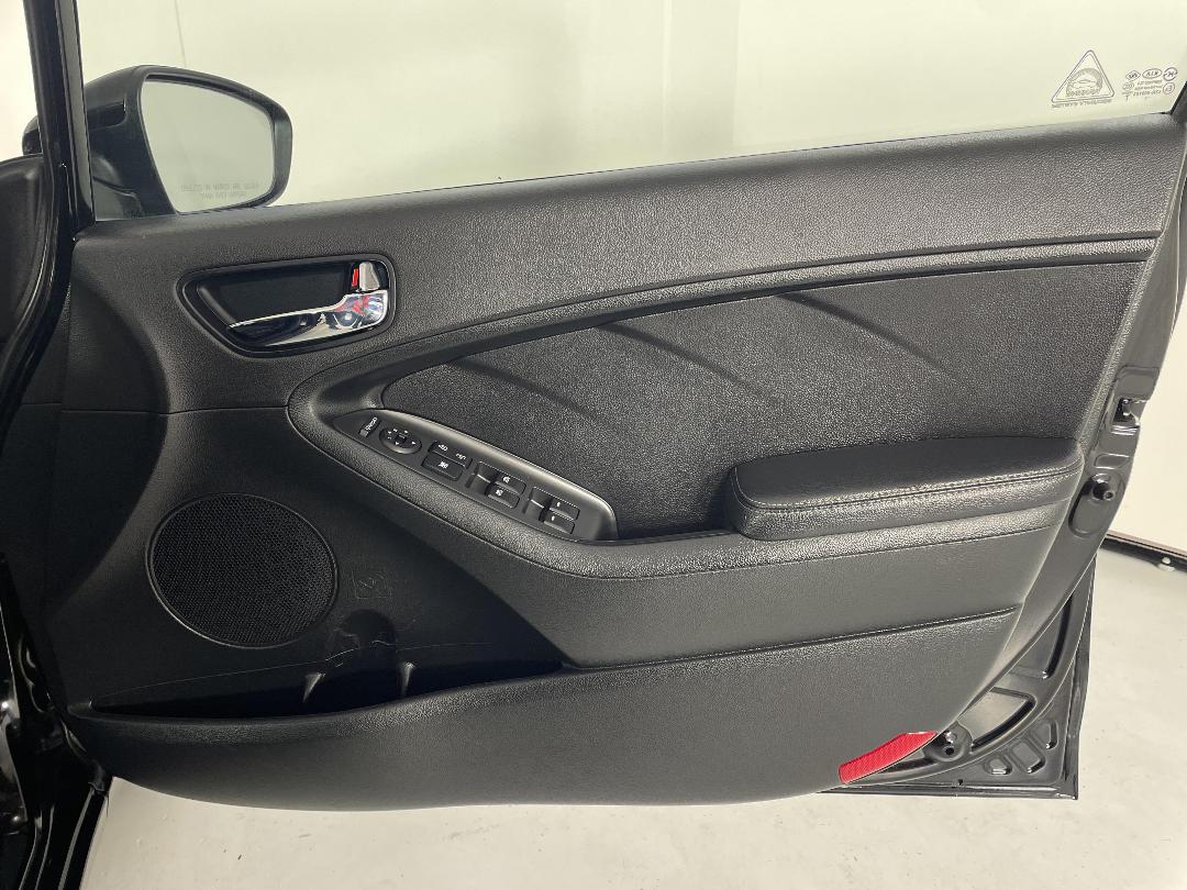 Photo '15' of KIA Cerato Photo '15' of KIA Cerato