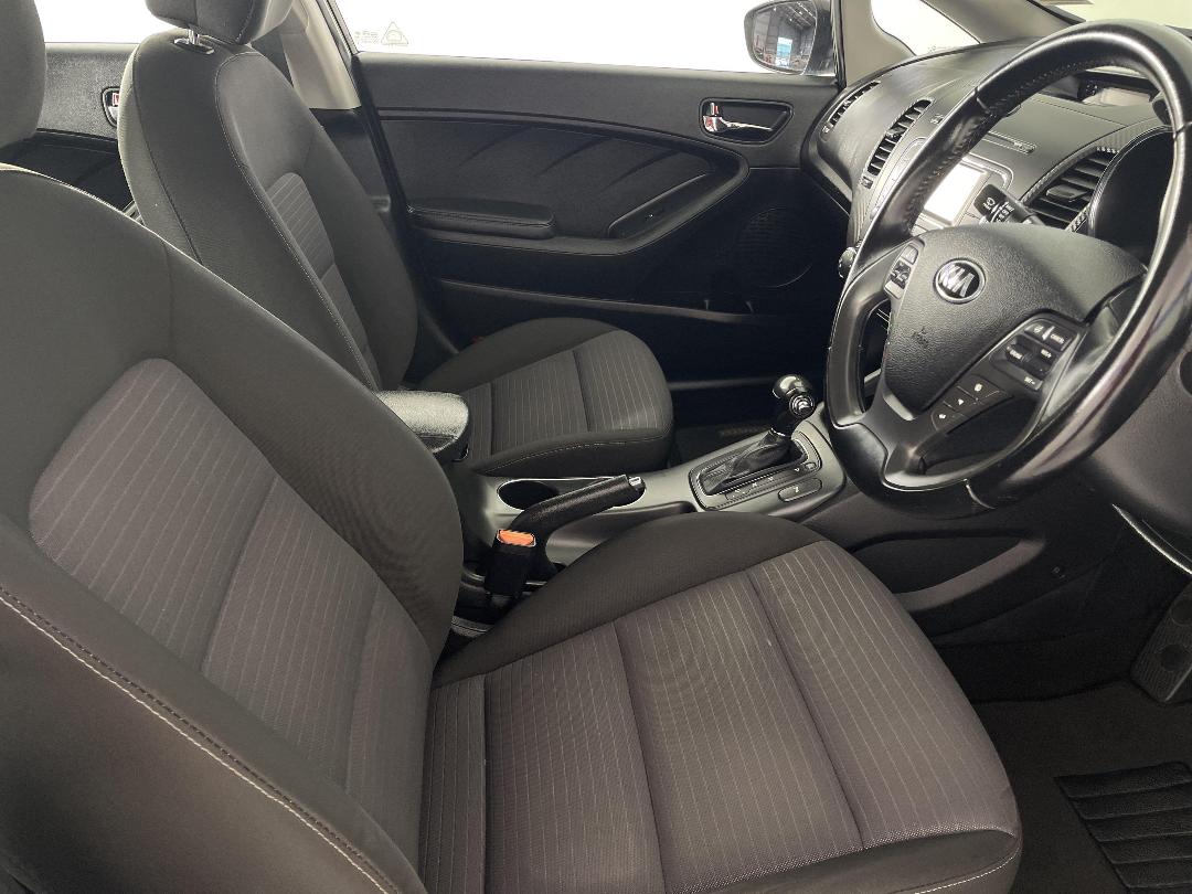 Photo '16' of KIA Cerato Photo '16' of KIA Cerato